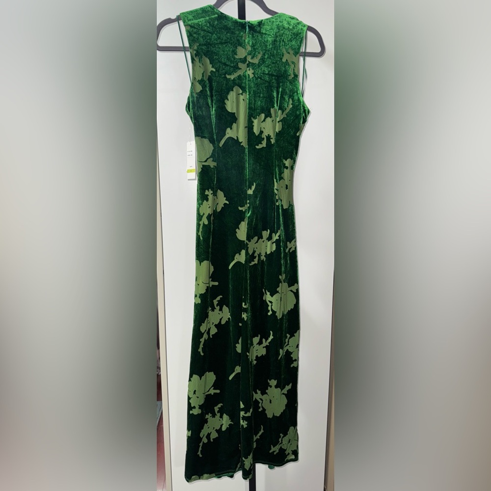 NWT-Taylor Elegant Green Sleeveless Dress - Picture 5 of 7
